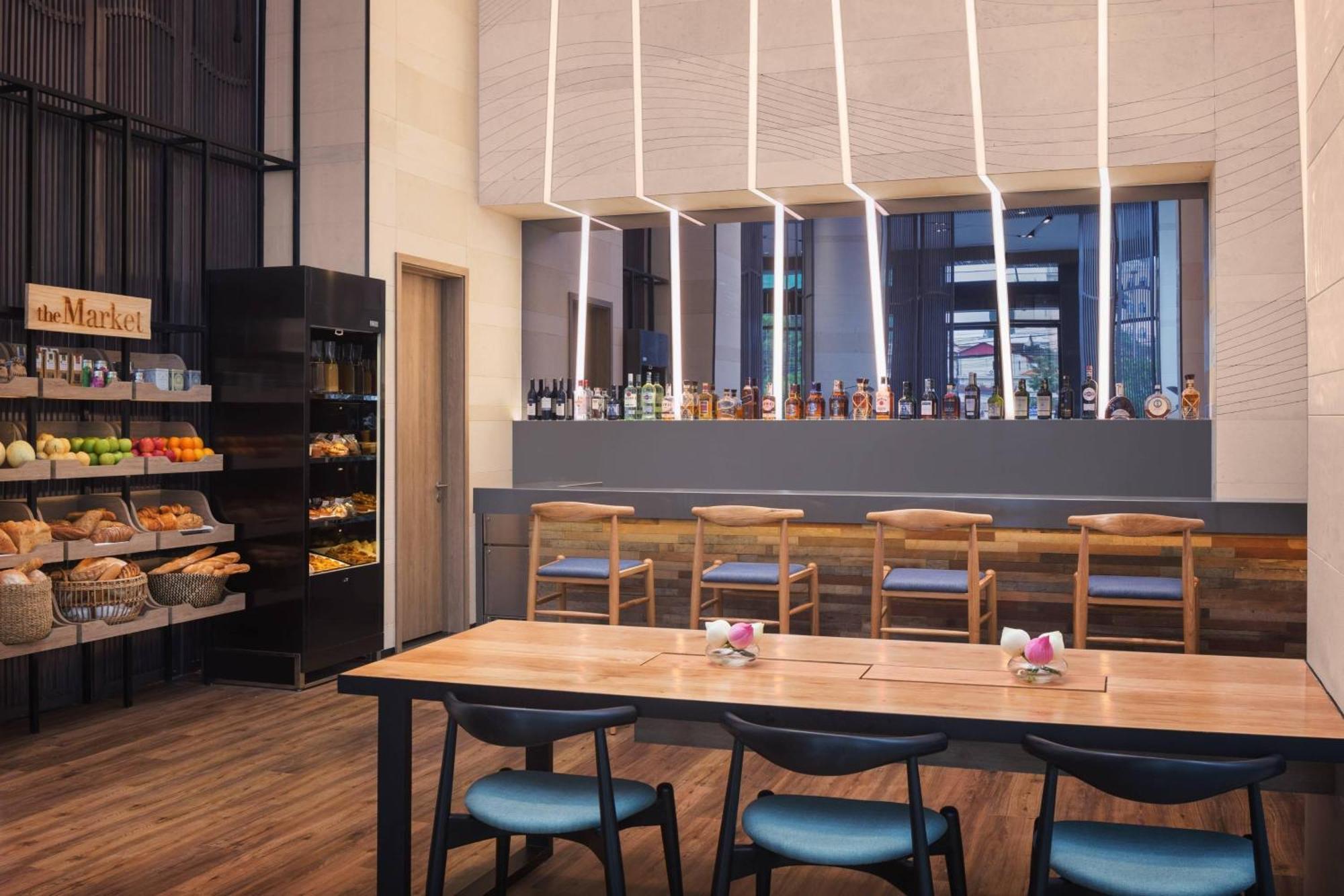 Hotel Courtyard By Marriott Phnom Penh Exterior foto
